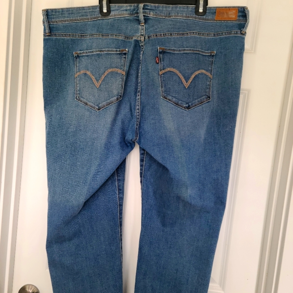 Levi women's straight leg jeans 24W M